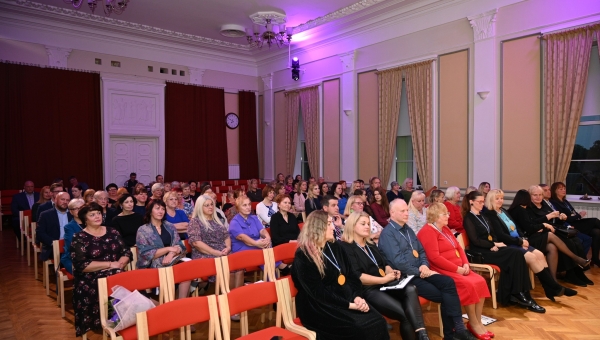 Südamlik tänuõhtu Antsla haridustegijatele